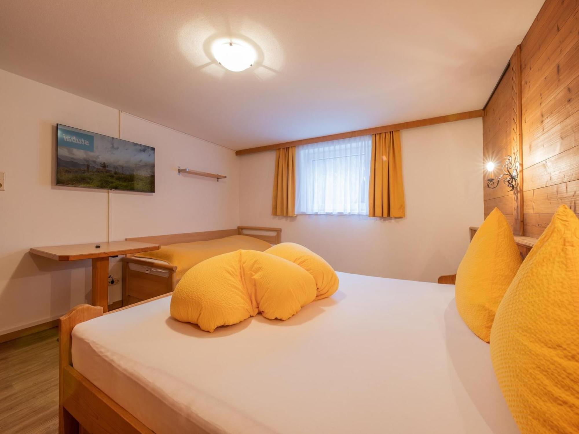 ノイシュティフト・イム・シュトゥーバイタールFlat With Sep Entrance On Ground Floor In Neustiftアパートメント エクステリア 写真