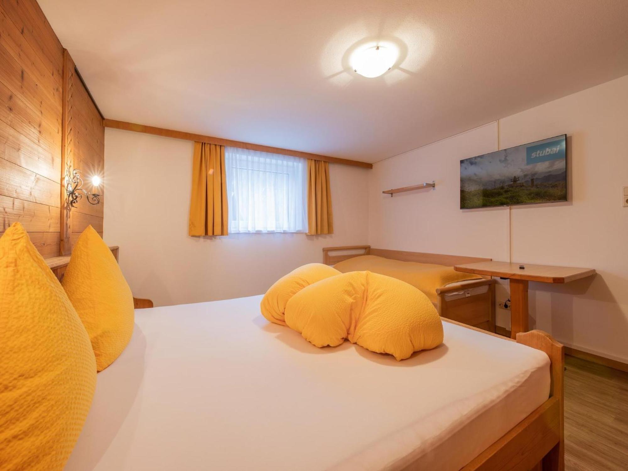 ノイシュティフト・イム・シュトゥーバイタールFlat With Sep Entrance On Ground Floor In Neustiftアパートメント エクステリア 写真