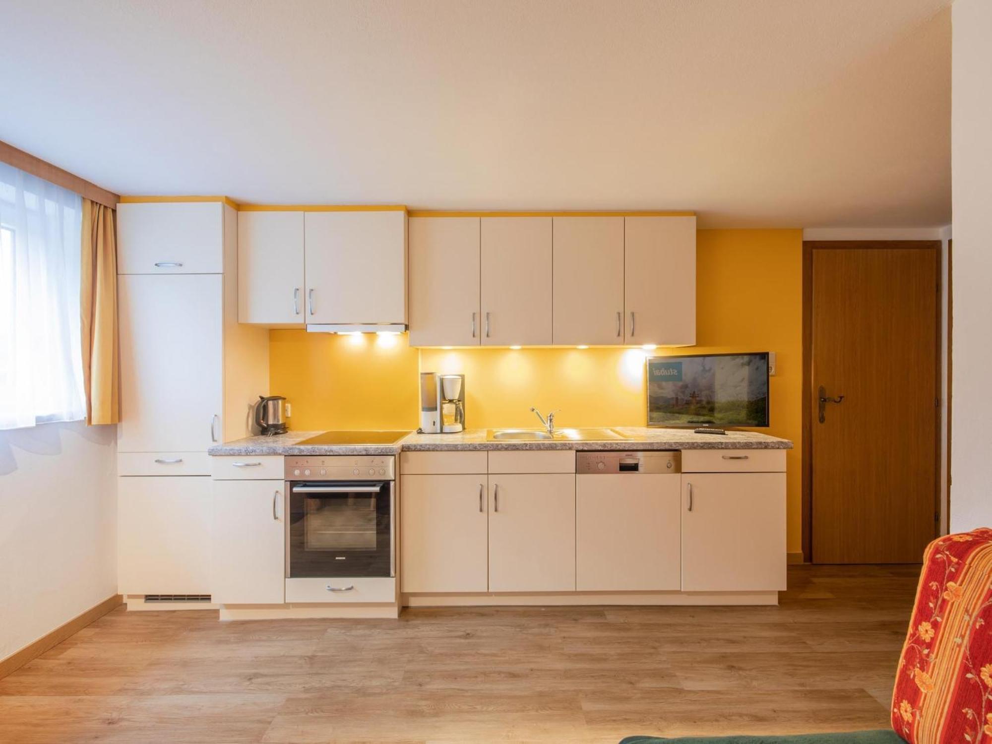 ノイシュティフト・イム・シュトゥーバイタールFlat With Sep Entrance On Ground Floor In Neustiftアパートメント エクステリア 写真