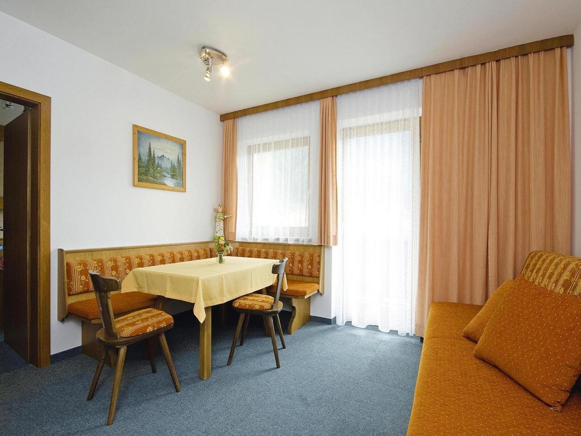 ノイシュティフト・イム・シュトゥーバイタールFlat With Sep Entrance On Ground Floor In Neustiftアパートメント エクステリア 写真